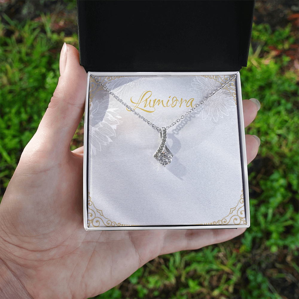 Alluring Beauty Necklace | Lumiora